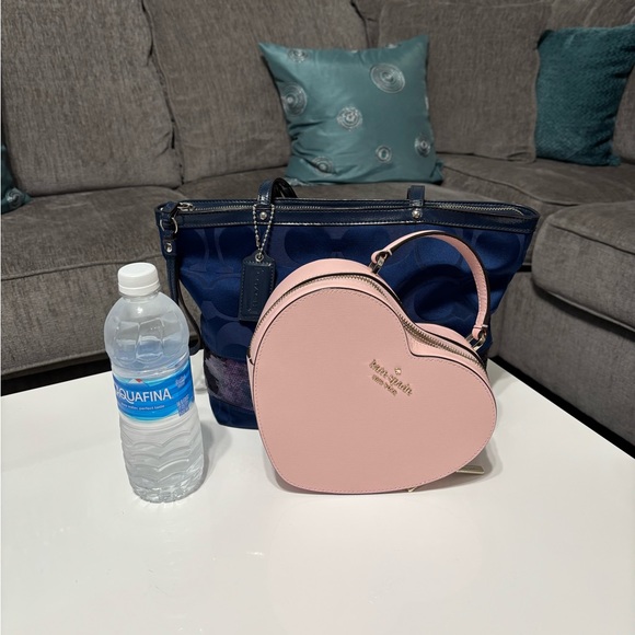 Like New - Kate Spade Heart Crossbody Bag 💕 - Picture 15 of 15